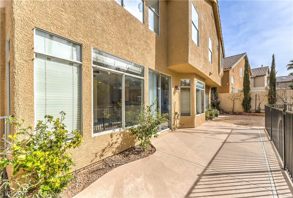 1717 Double Arch, Las Vegas, NV 89128