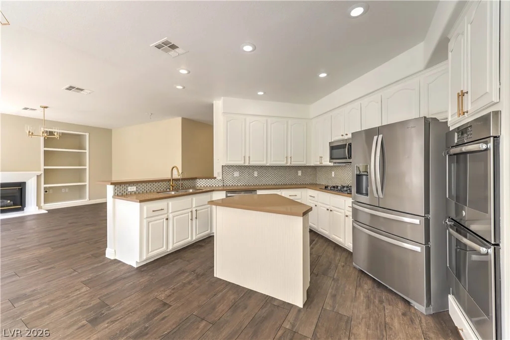 1717 Double Arch, Las Vegas, NV 89128