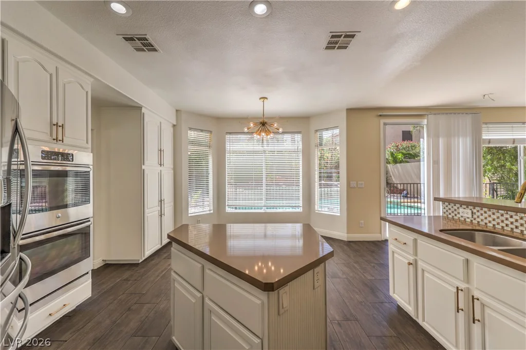 1717 Double Arch, Las Vegas, NV 89128