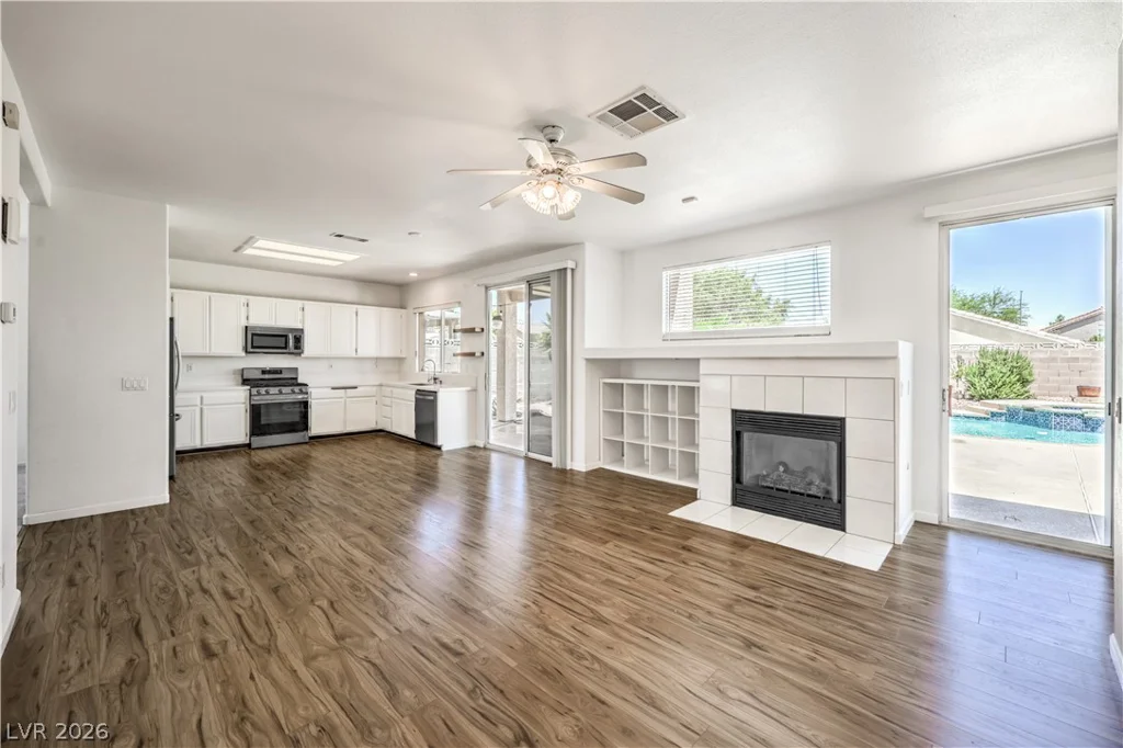 832 Quicksand, North Las Vegas, NV 89032