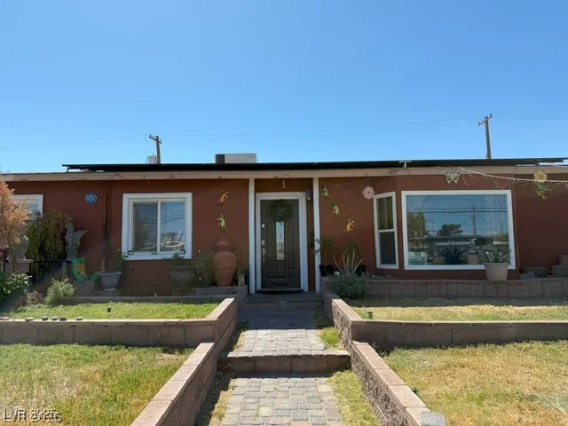 4559 Nellis, Las Vegas, NV 89121