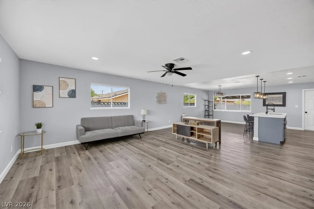 3210 Bluebird, Las Vegas, NV 89121