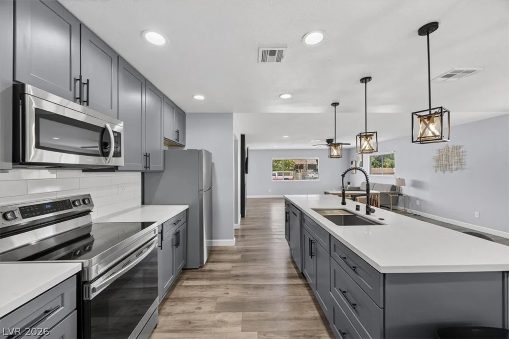 3210 Bluebird, Las Vegas, NV 89121
