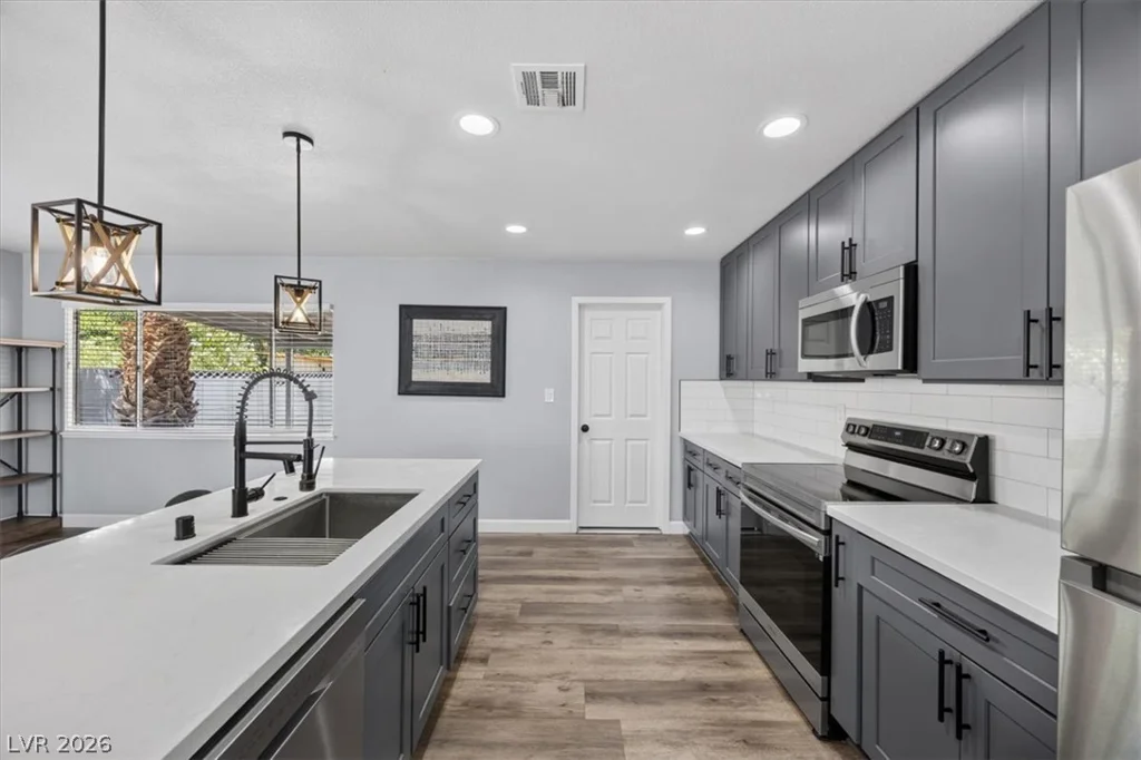 3210 Bluebird, Las Vegas, NV 89121
