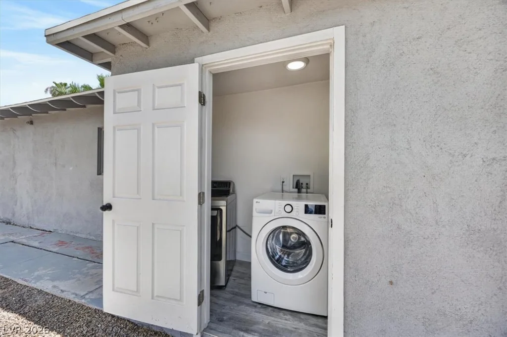 3210 Bluebird, Las Vegas, NV 89121