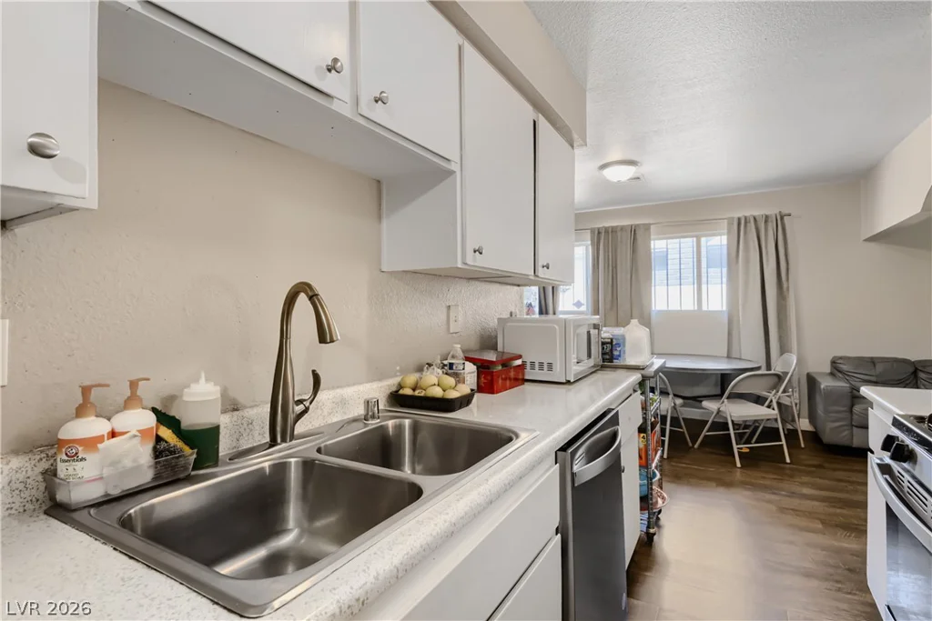 4421 Ash, Las Vegas, NV 89110