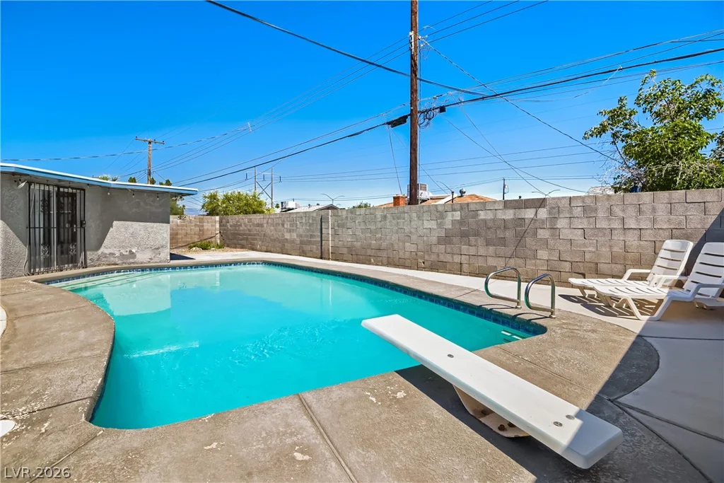 4421 Ash, Las Vegas, NV 89110
