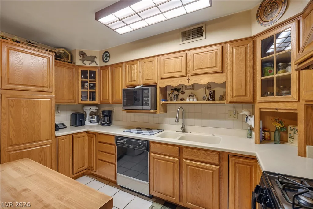 5198 Wilbur, Las Vegas, NV 89119