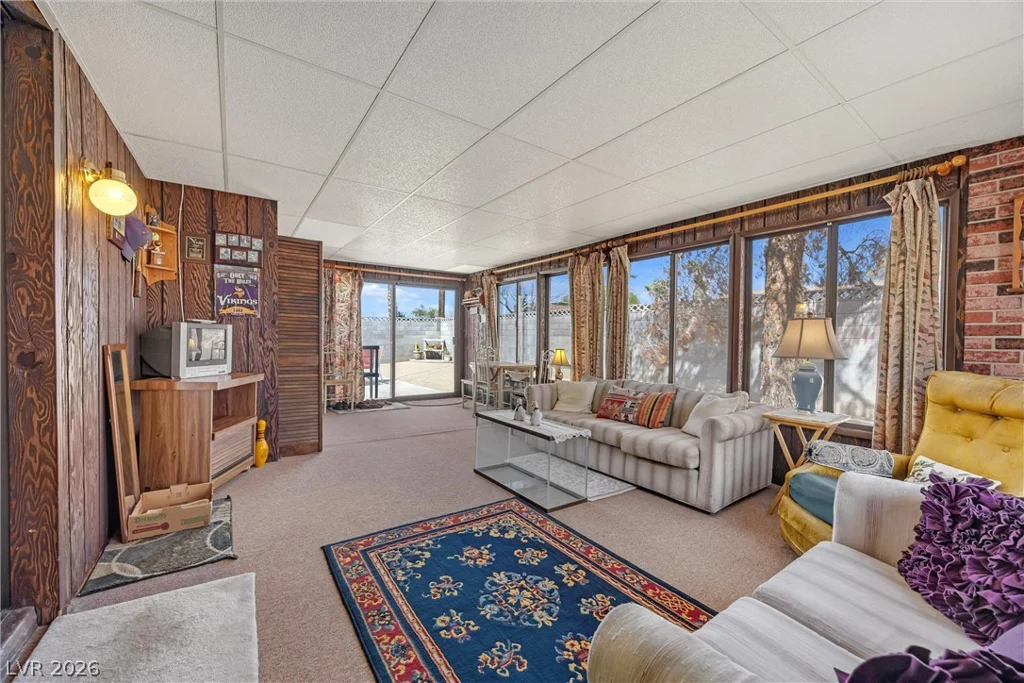 5198 Wilbur, Las Vegas, NV 89119