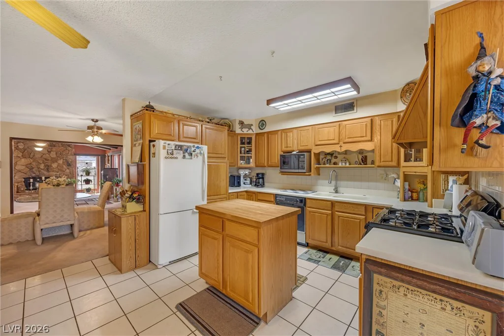 5198 Wilbur, Las Vegas, NV 89119