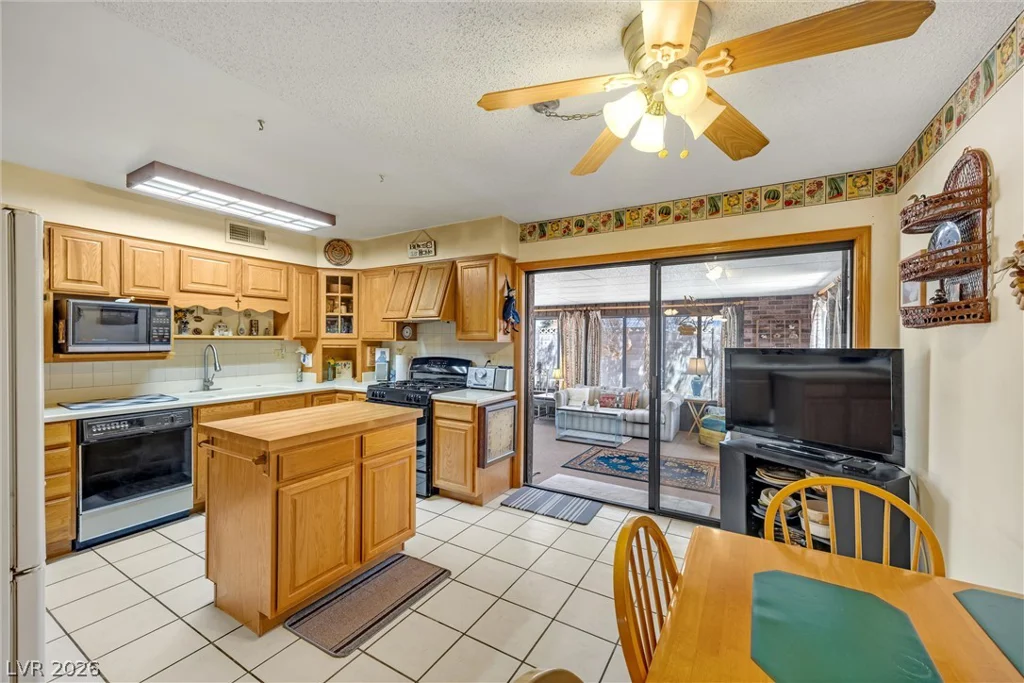 5198 Wilbur, Las Vegas, NV 89119