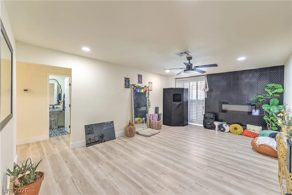 4411 Paseo El Rio, Las Vegas, NV 89121