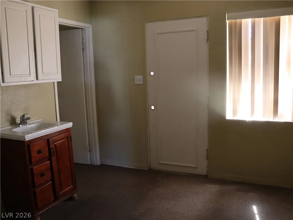 1812 Santa Paula, Las Vegas, NV 89104