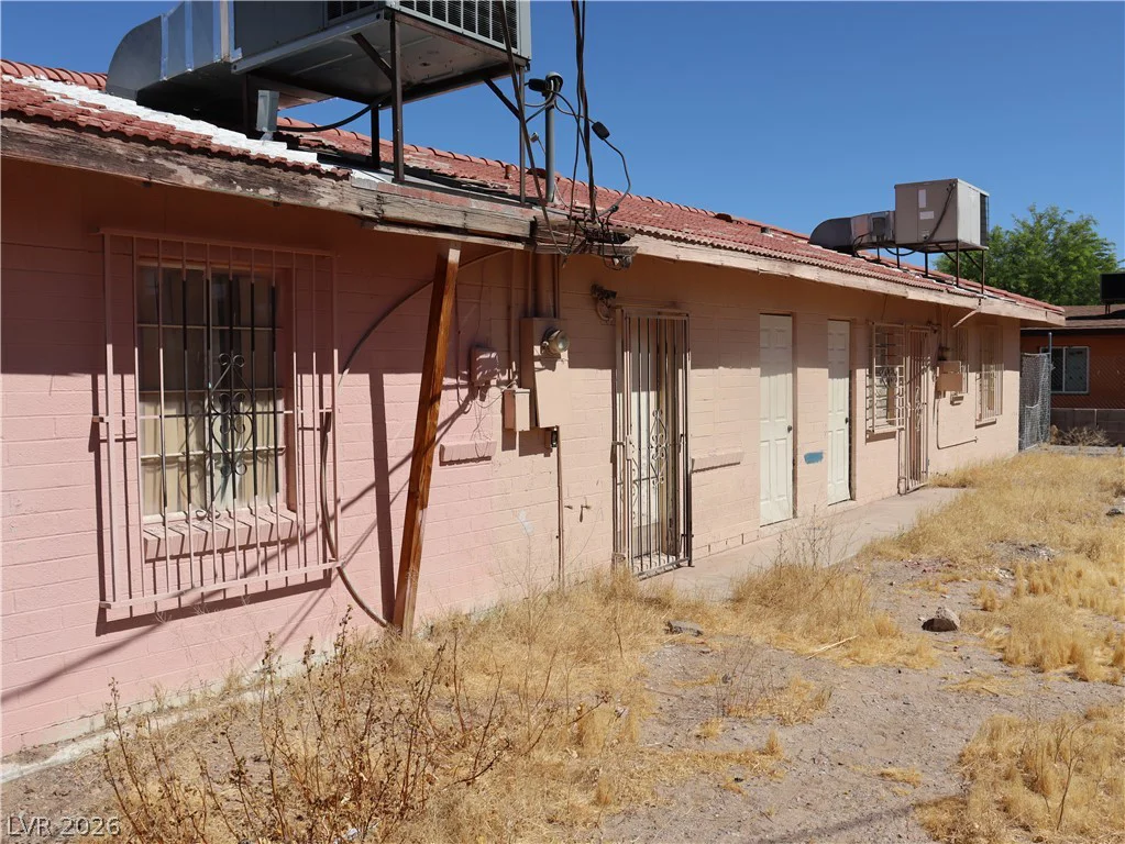 1812 Santa Paula, Las Vegas, NV 89104