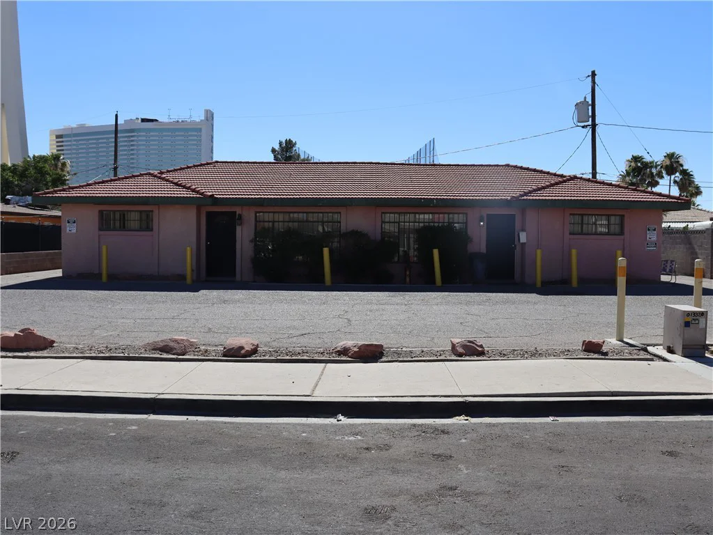 1812 Santa Paula, Las Vegas, NV 89104