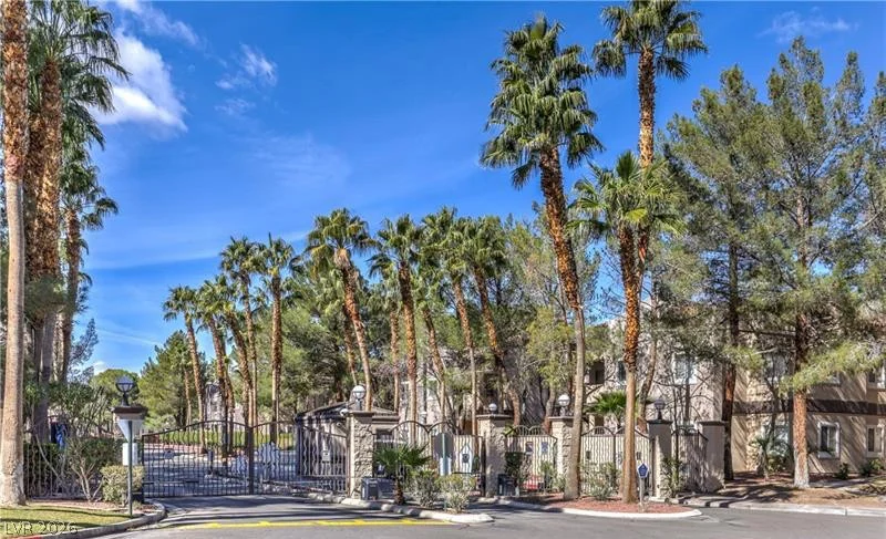 5250 Rainbow, Las Vegas, NV 89118