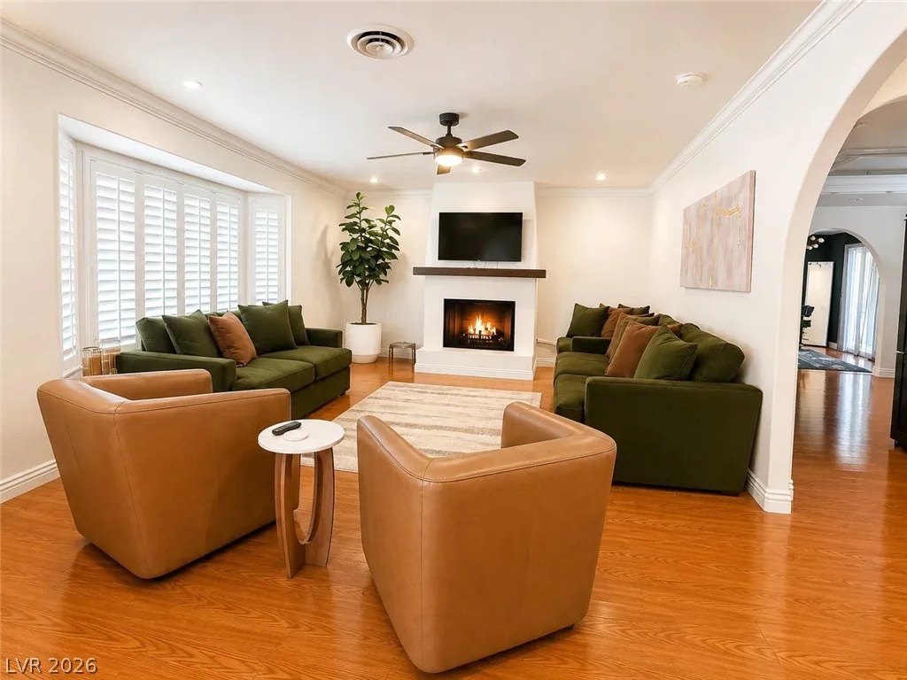 3010 Viking, Las Vegas, NV 89121