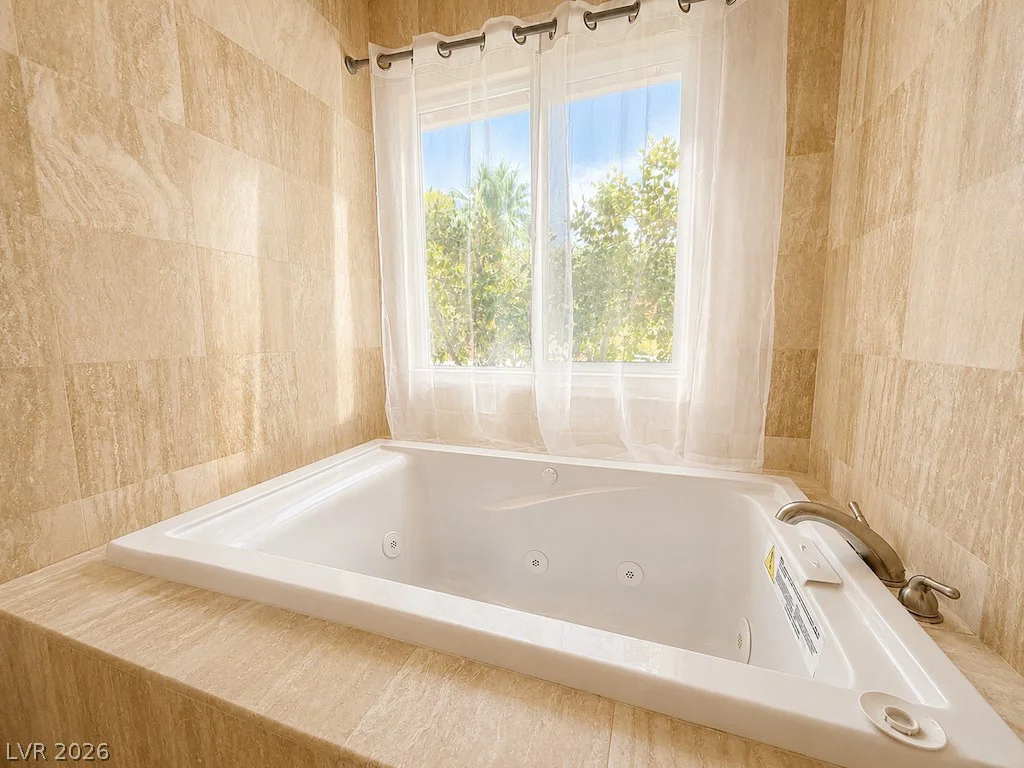 3010 Viking, Las Vegas, NV 89121