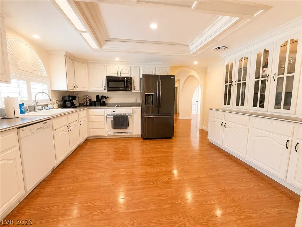 3010 Viking, Las Vegas, NV 89121