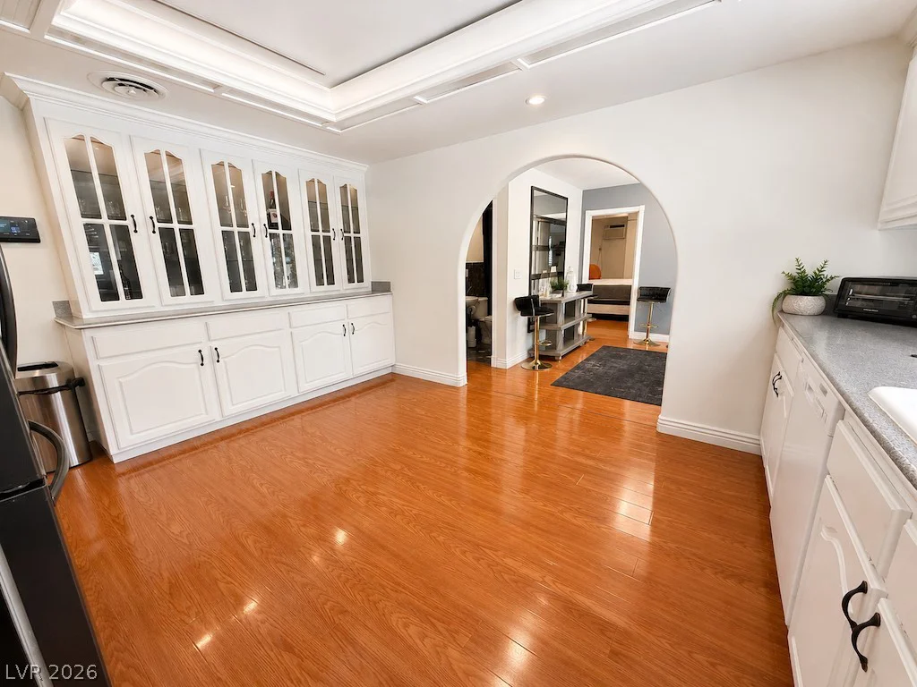 3010 Viking, Las Vegas, NV 89121