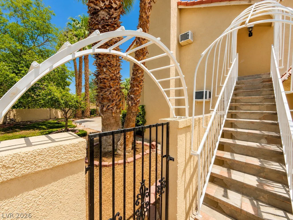 3010 Viking, Las Vegas, NV 89121