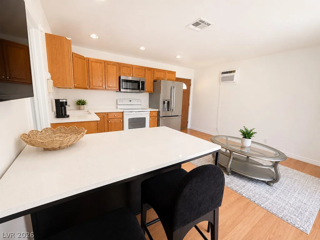 3010 Viking, Las Vegas, NV 89121