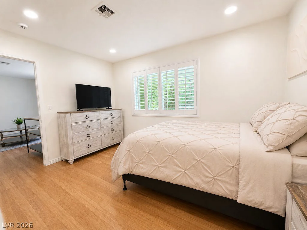 3010 Viking, Las Vegas, NV 89121