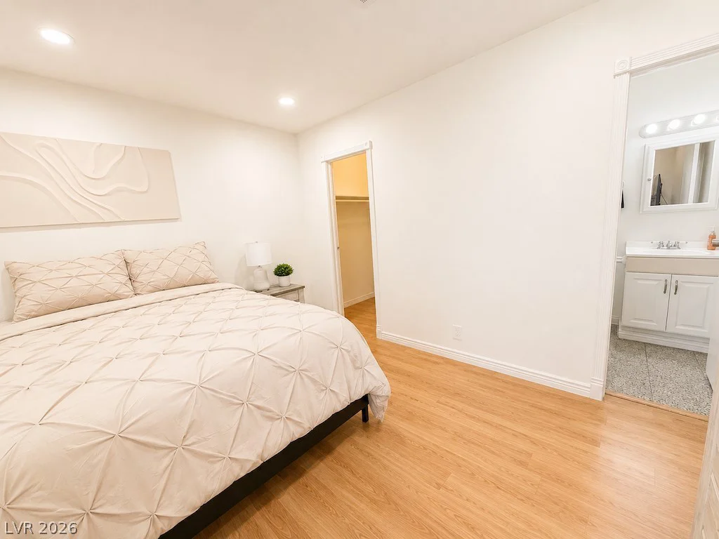 3010 Viking, Las Vegas, NV 89121