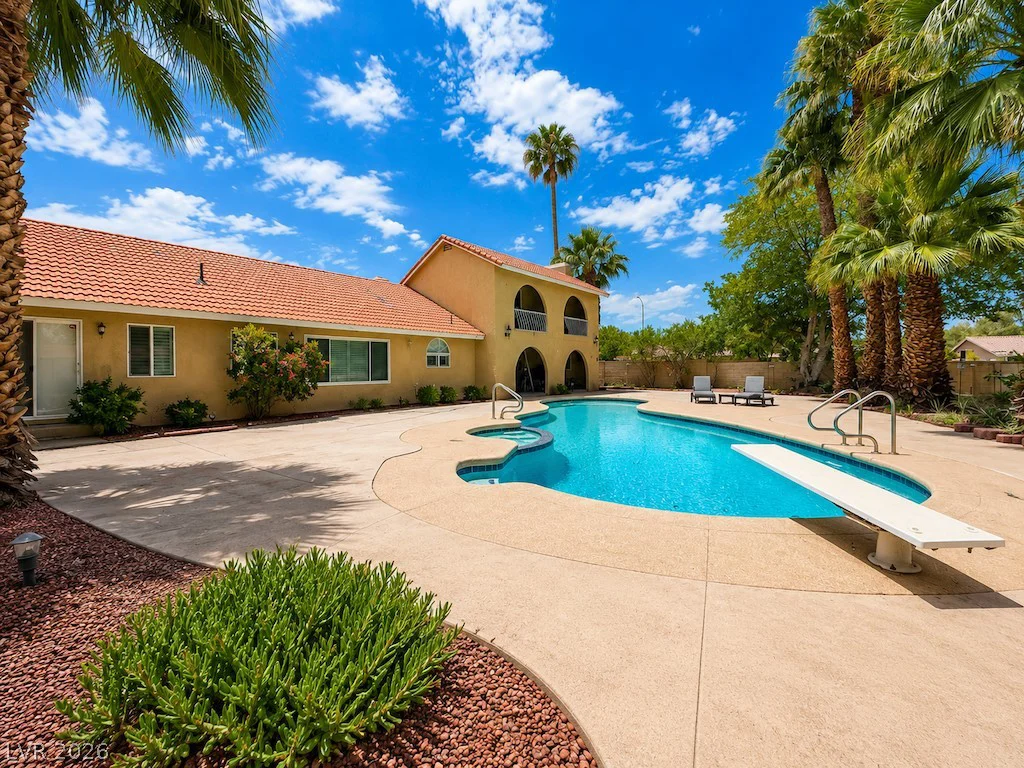 3010 Viking, Las Vegas, NV 89121