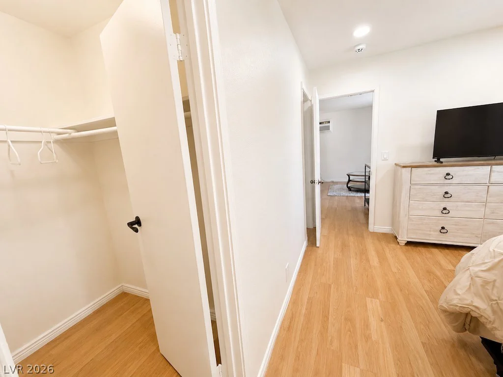 3010 Viking, Las Vegas, NV 89121