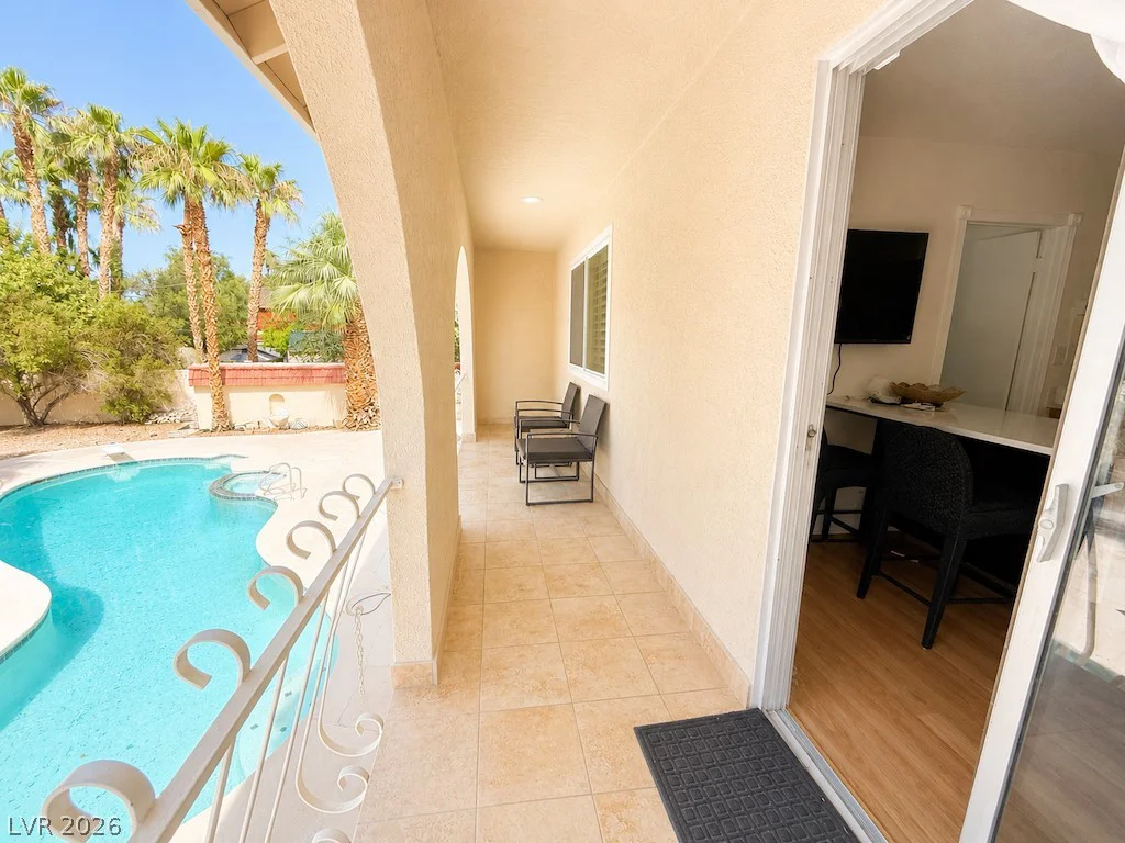 3010 Viking, Las Vegas, NV 89121