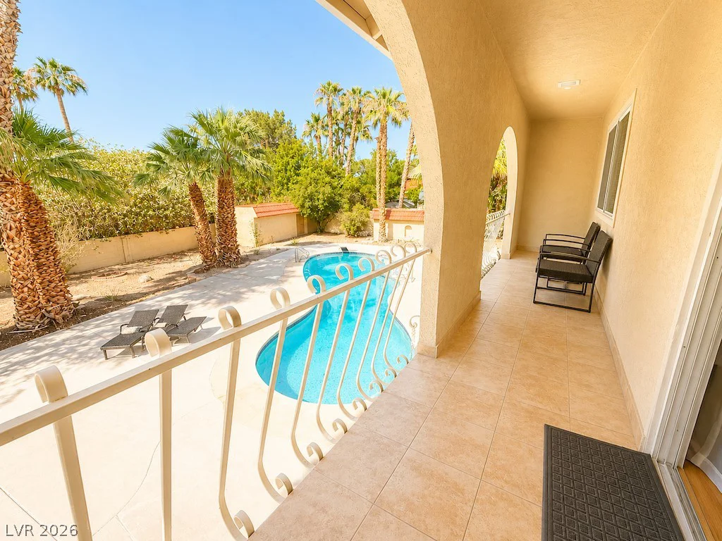 3010 Viking, Las Vegas, NV 89121