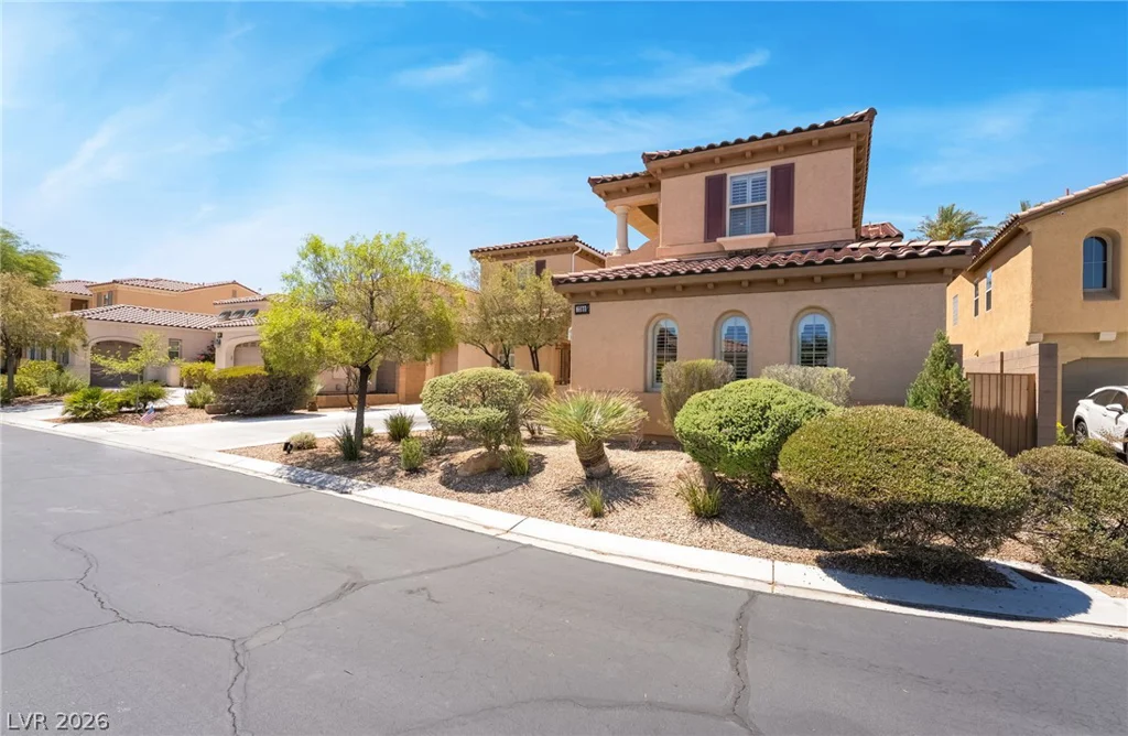 7390 Salvadora, Las Vegas, NV 89113