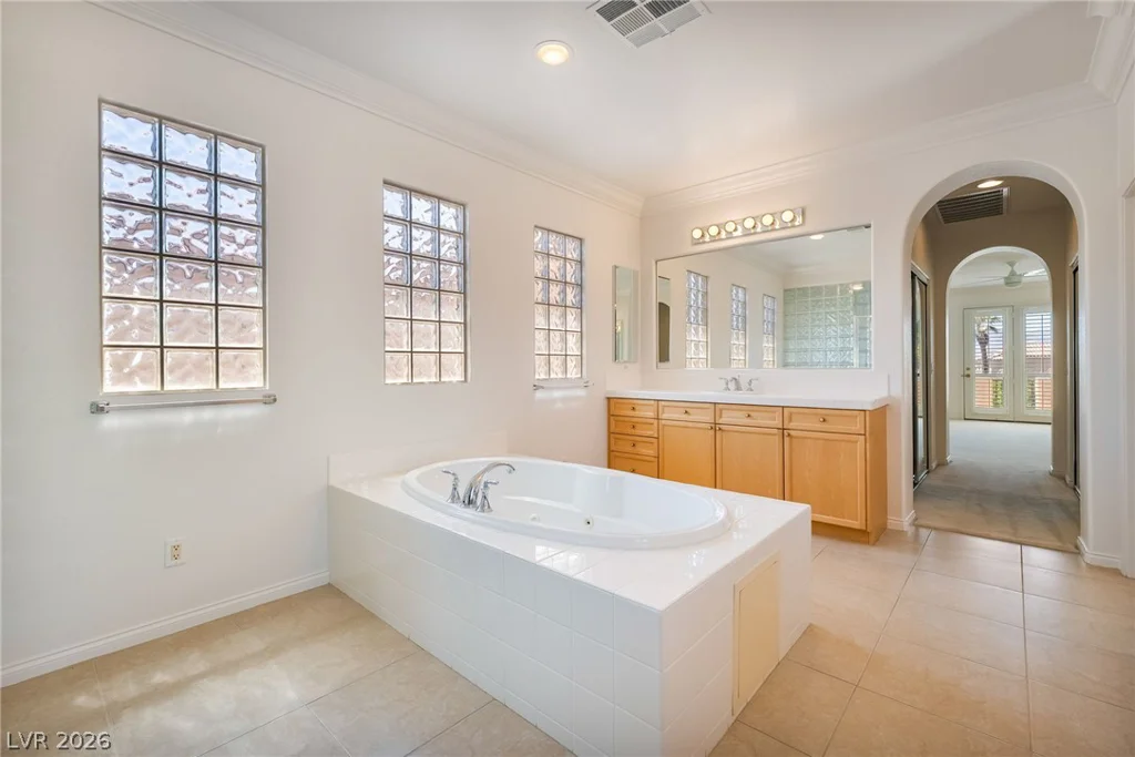 7390 Salvadora, Las Vegas, NV 89113
