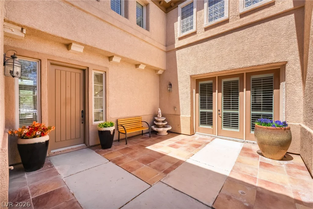 7390 Salvadora, Las Vegas, NV 89113