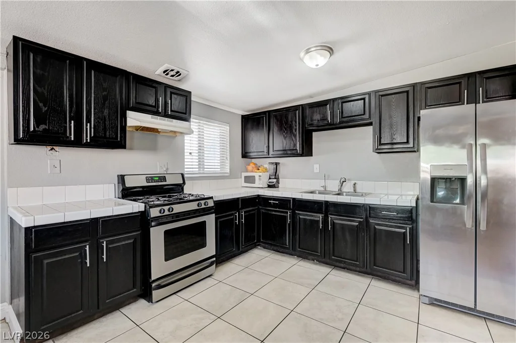 2829 Emmons, North Las Vegas, NV 89030