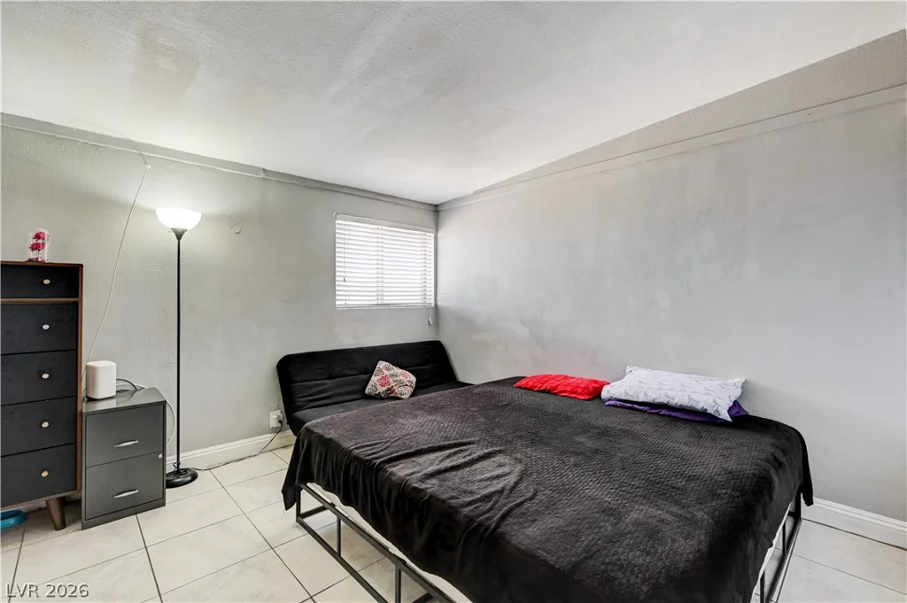 2829 Emmons, North Las Vegas, NV 89030