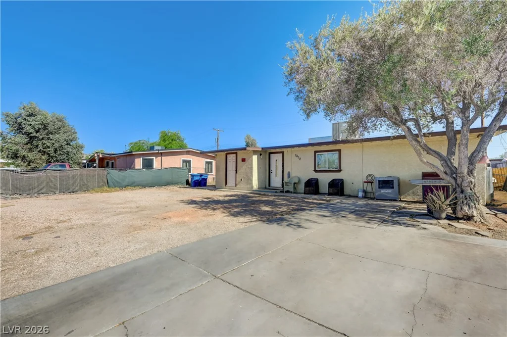 2829 Emmons, North Las Vegas, NV 89030