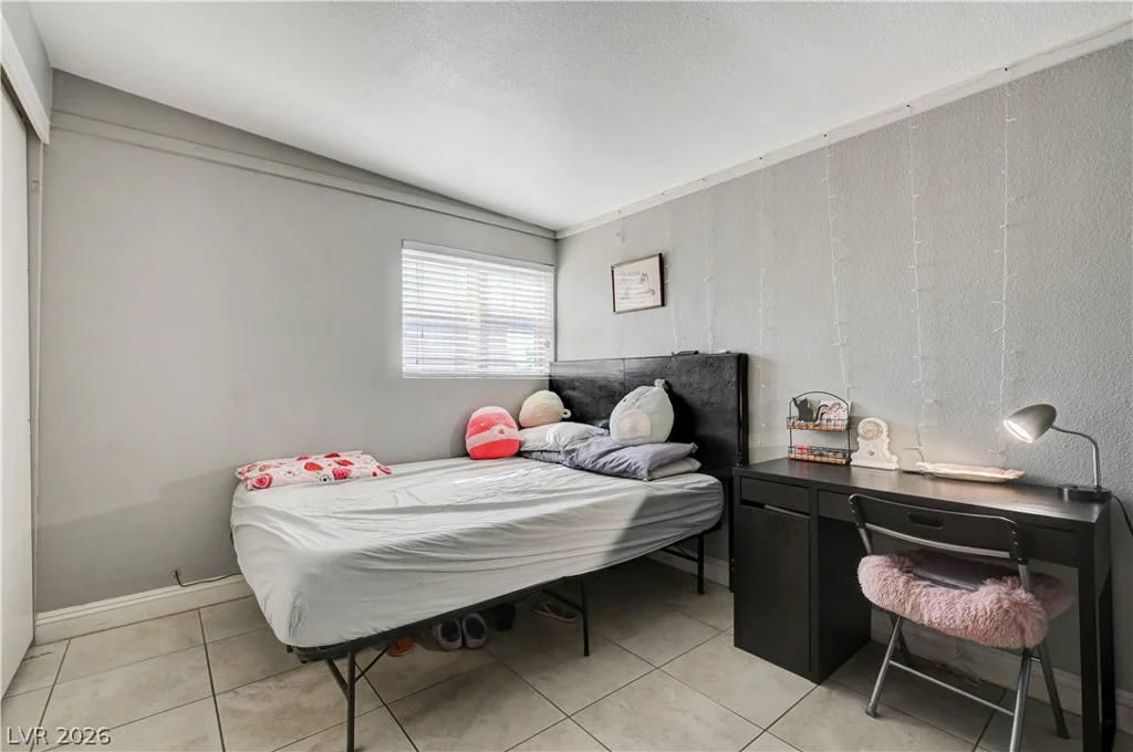 2829 Emmons, North Las Vegas, NV 89030