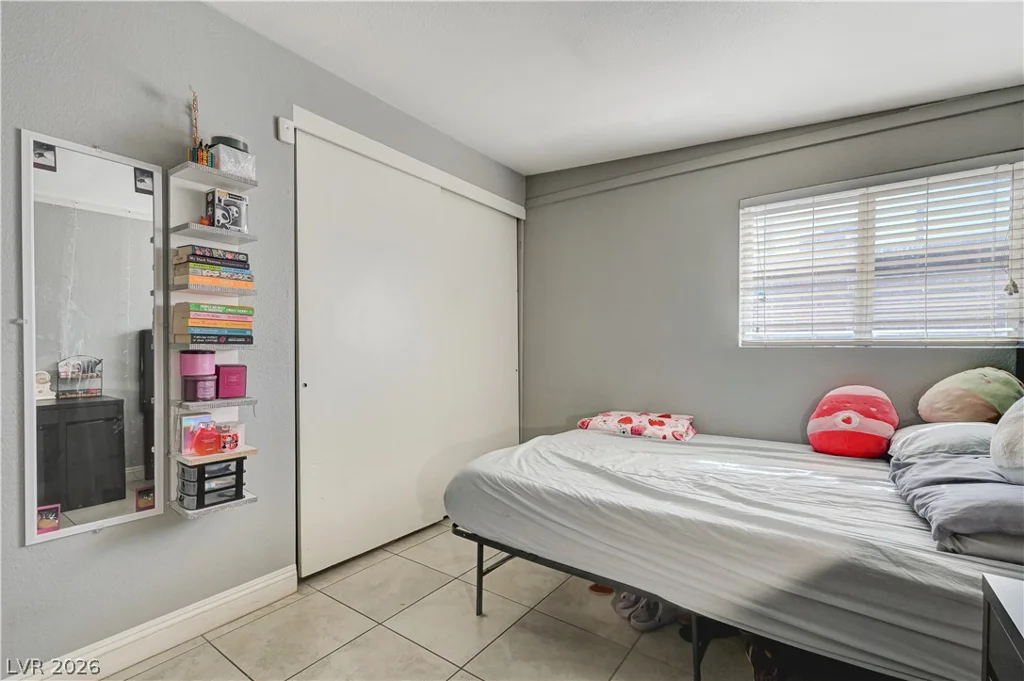 2829 Emmons, North Las Vegas, NV 89030