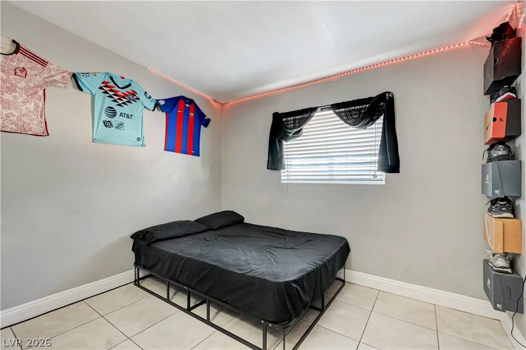 2829 Emmons, North Las Vegas, NV 89030