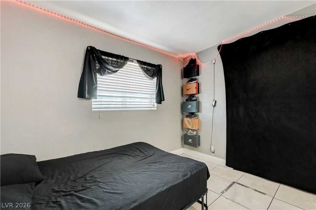 2829 Emmons, North Las Vegas, NV 89030