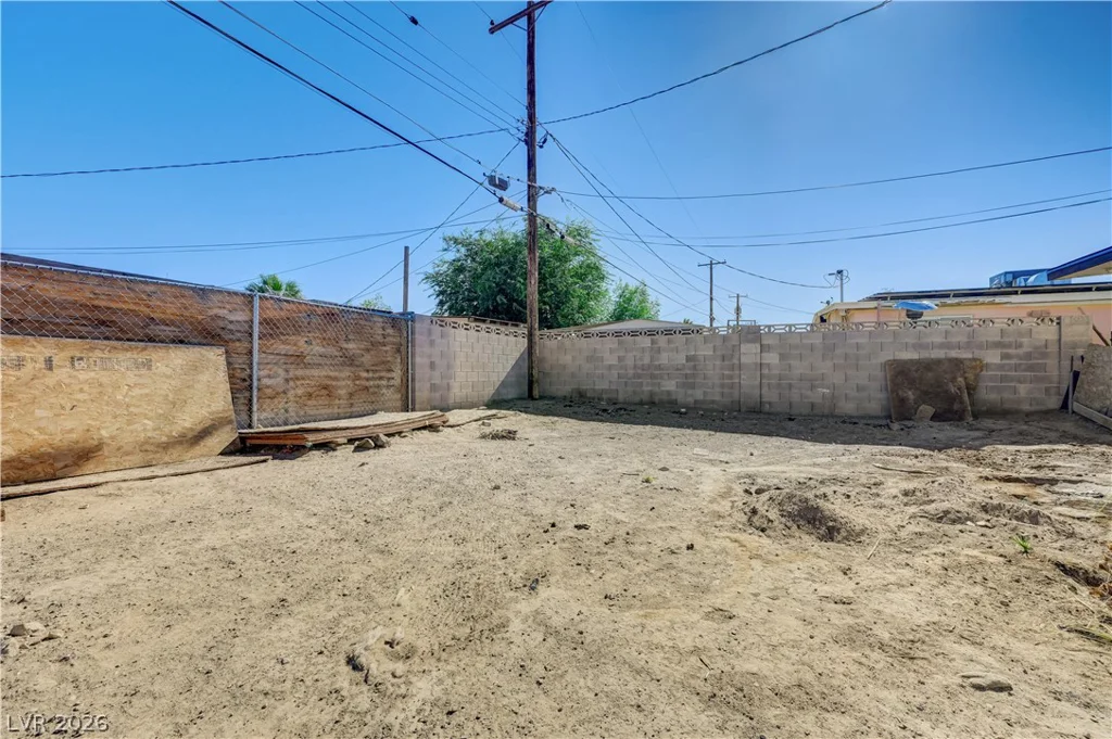2829 Emmons, North Las Vegas, NV 89030