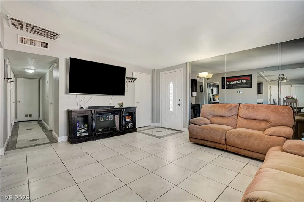2829 Emmons, North Las Vegas, NV 89030