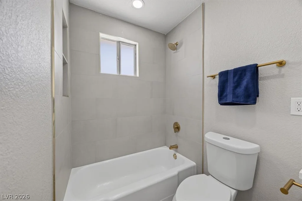 1905 McDonald, North Las Vegas, NV 89032