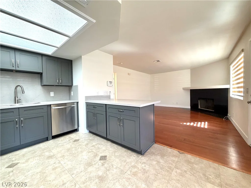 920 Rockview, Las Vegas, NV 89128