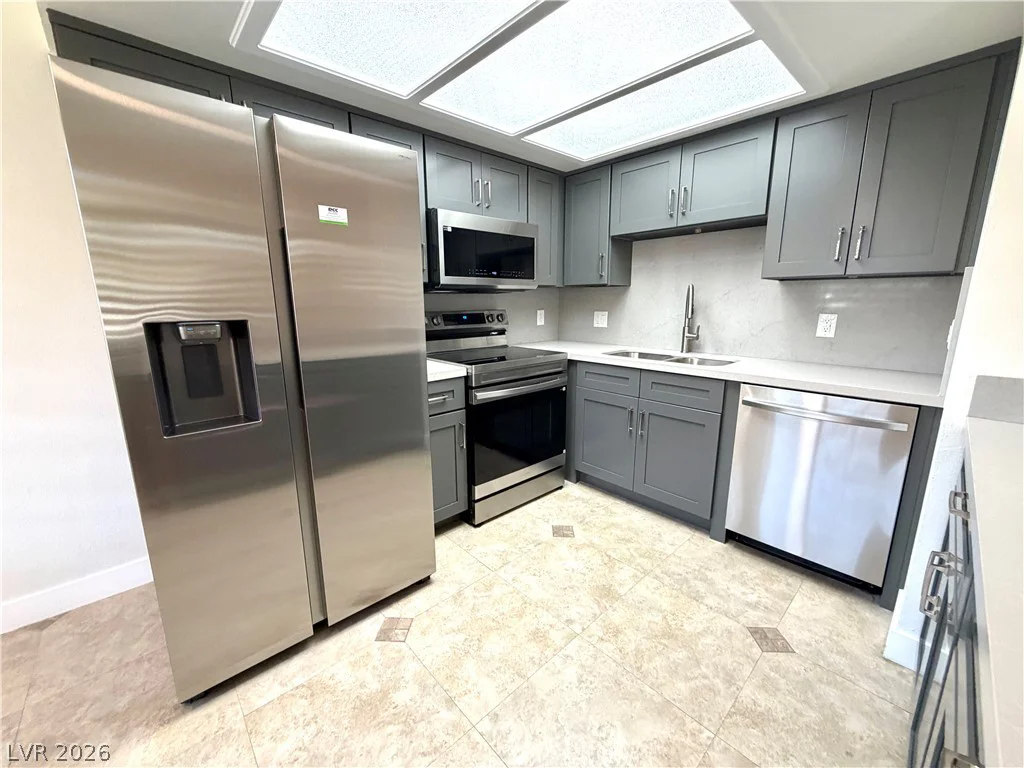 920 Rockview, Las Vegas, NV 89128