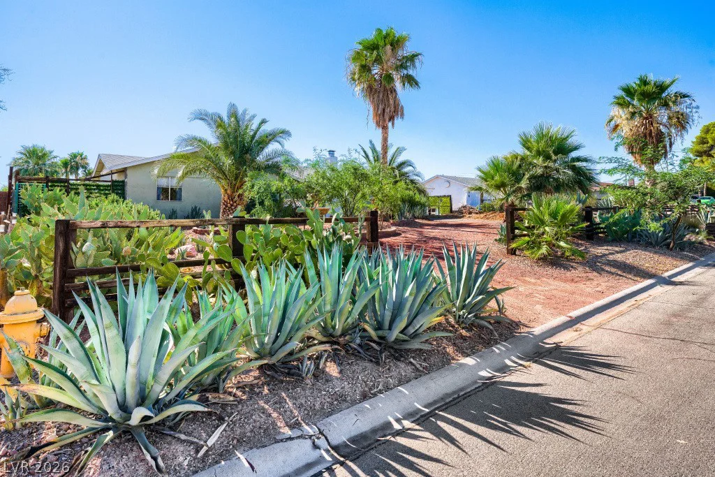 8054 Rodeo, Las Vegas, NV 89123