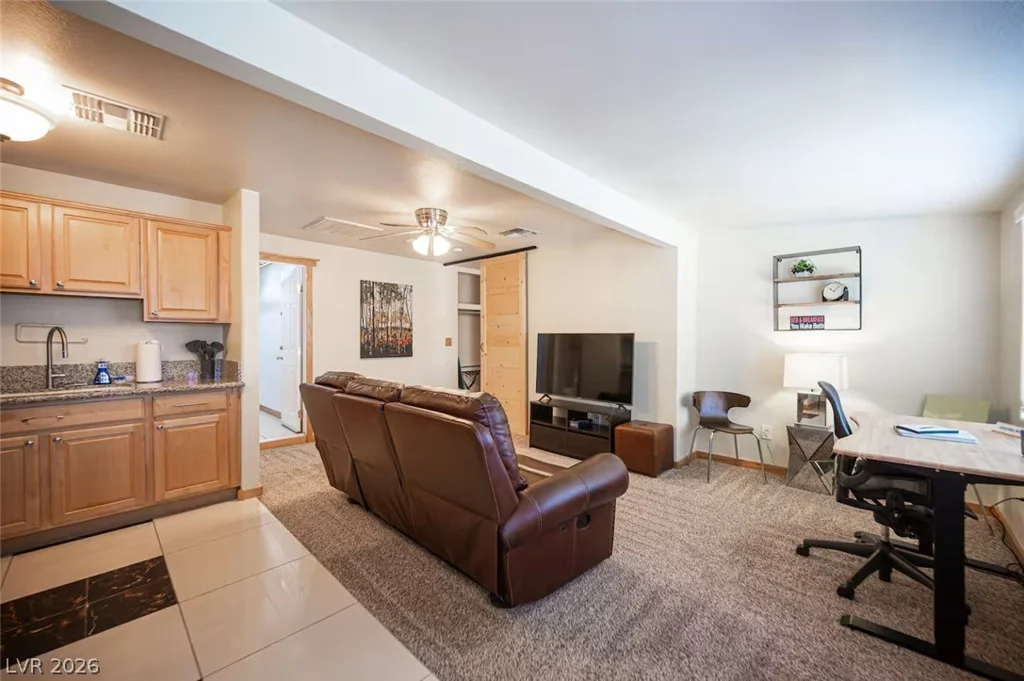 7214 CAMERON, Las Vegas, NV 89118
