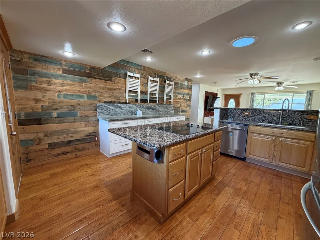 7214 CAMERON, Las Vegas, NV 89118